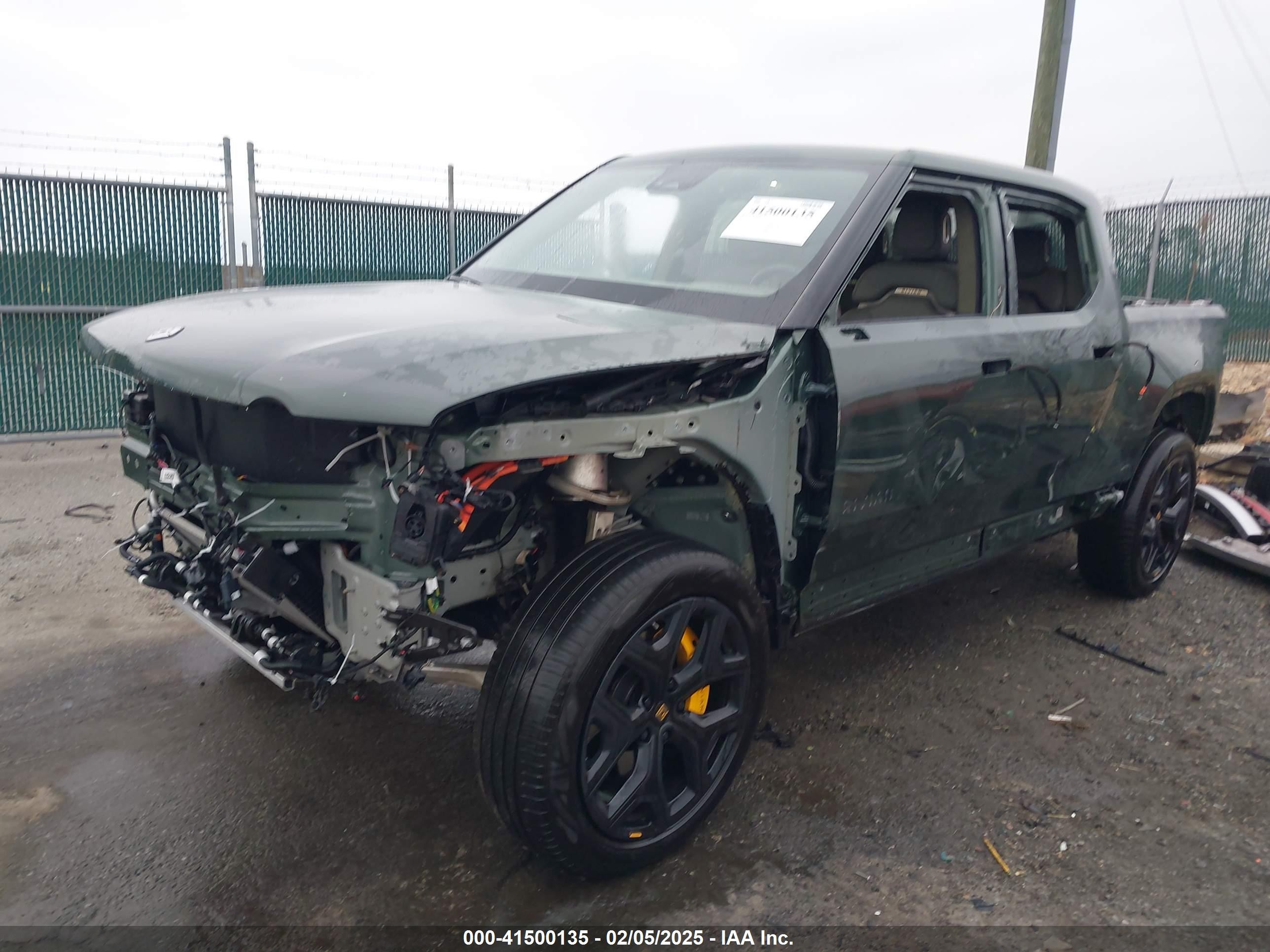 2022 Rivian R1t Adventure Green vin: 7FCTGAAA7NN016514