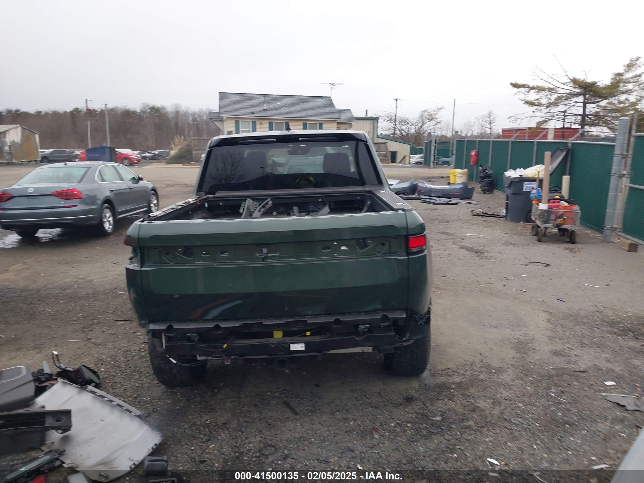 2022 Rivian R1t Adventure Green vin: 7FCTGAAA7NN016514
