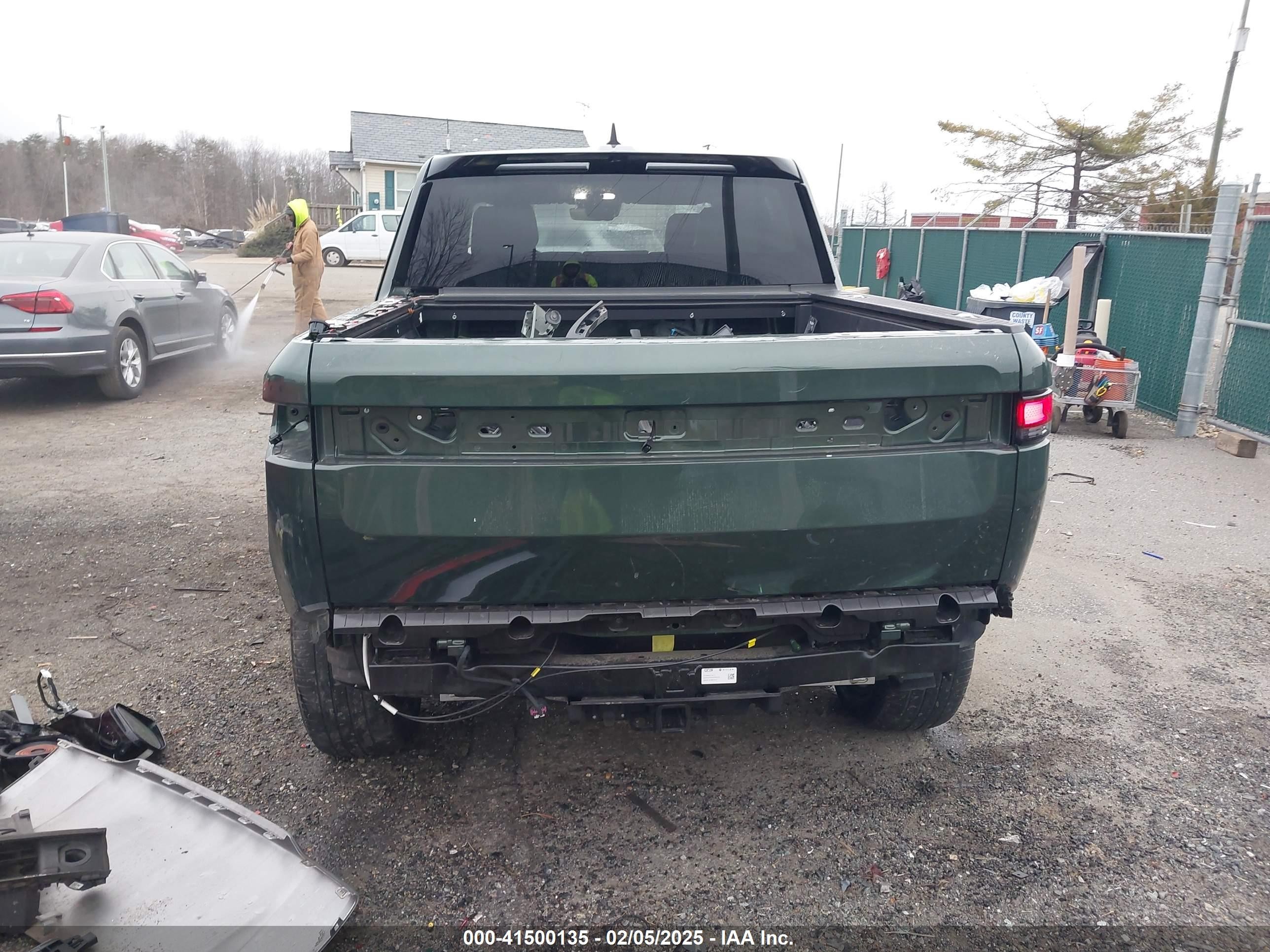 2022 Rivian R1t Adventure Green vin: 7FCTGAAA7NN016514
