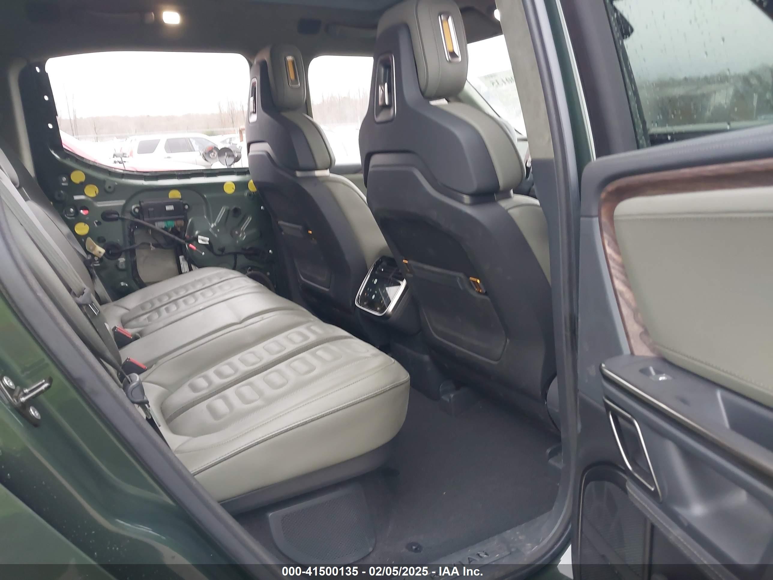 2022 Rivian R1t Adventure Green vin: 7FCTGAAA7NN016514
