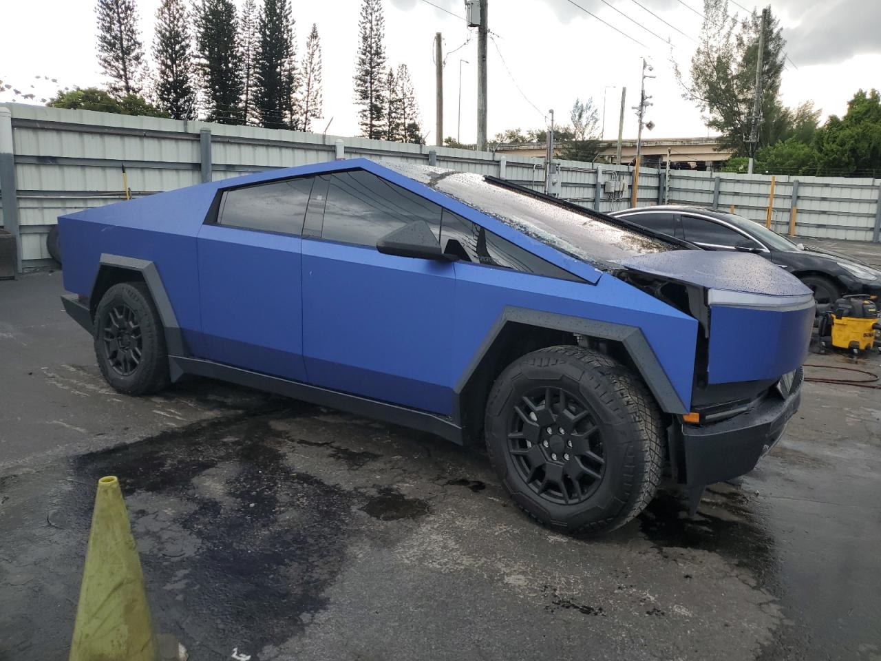 2024 Tesla Cybertruck Синий vin: 7G2CEHED4RA005011