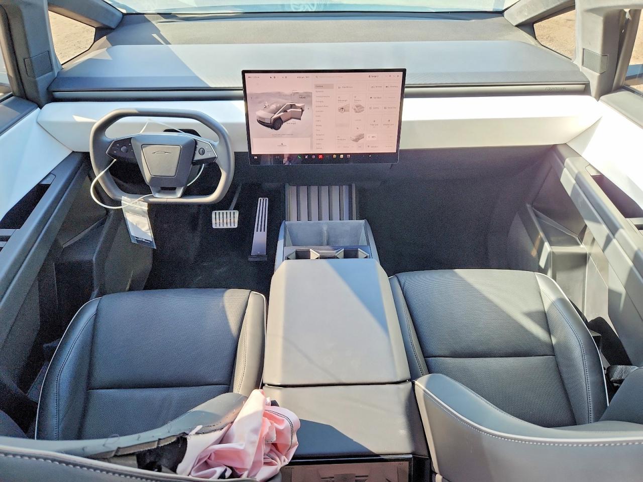 2024 Tesla Cybertruck Silver vin: 7G2CEHED7RA007061