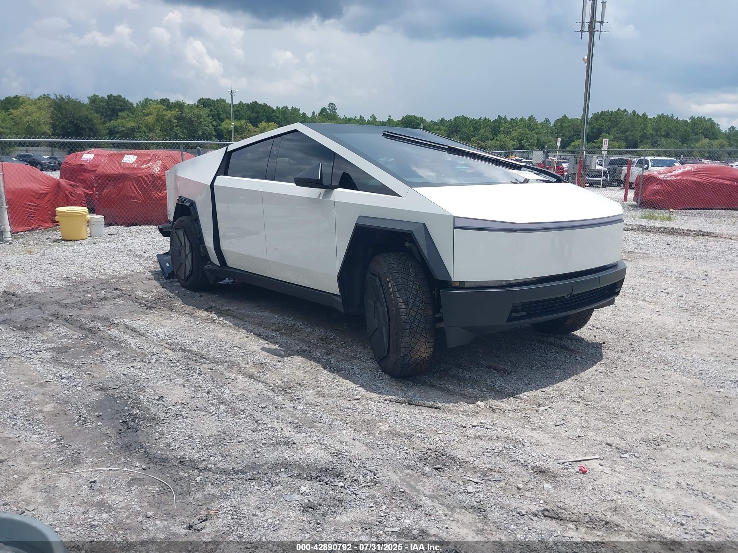 2024 Tesla Cybertruck All-wheel Drive White vin: 7G2CEHED9RA002654