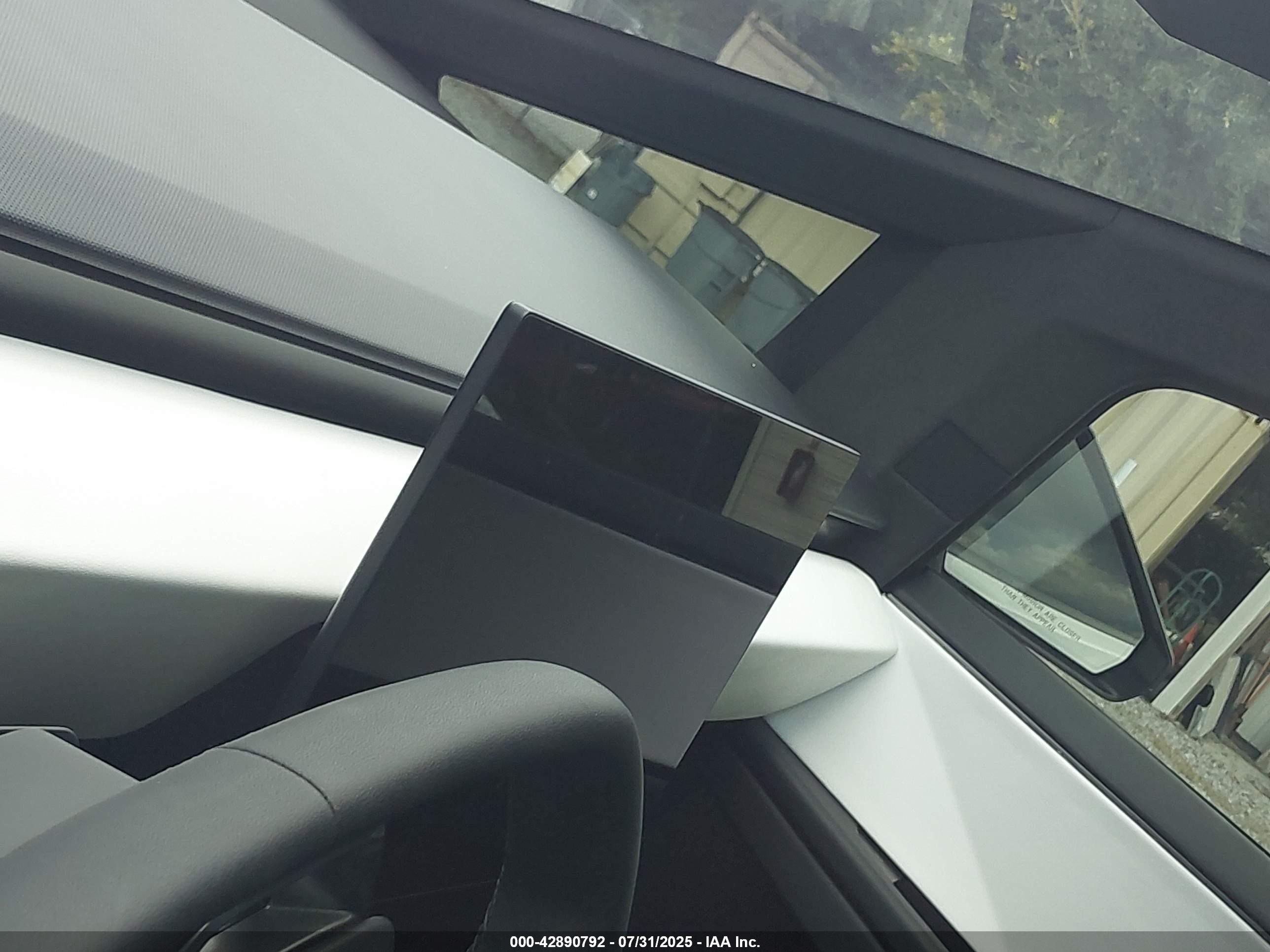 2024 Tesla Cybertruck All-wheel Drive White vin: 7G2CEHED9RA002654