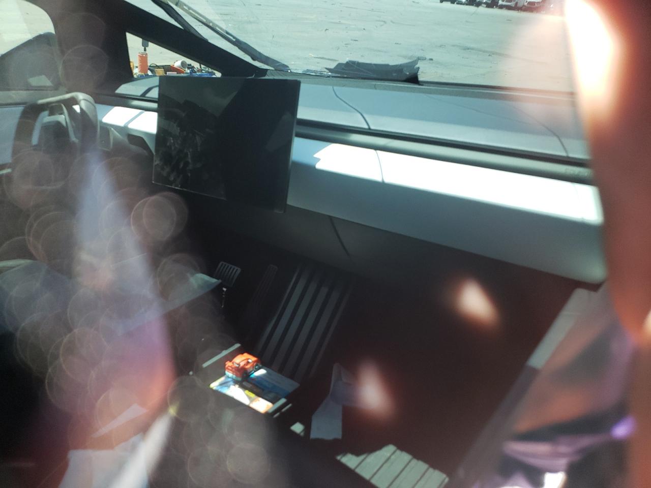 2024 Tesla Cybertruck Черный vin: 7G2CEHED9RA008292