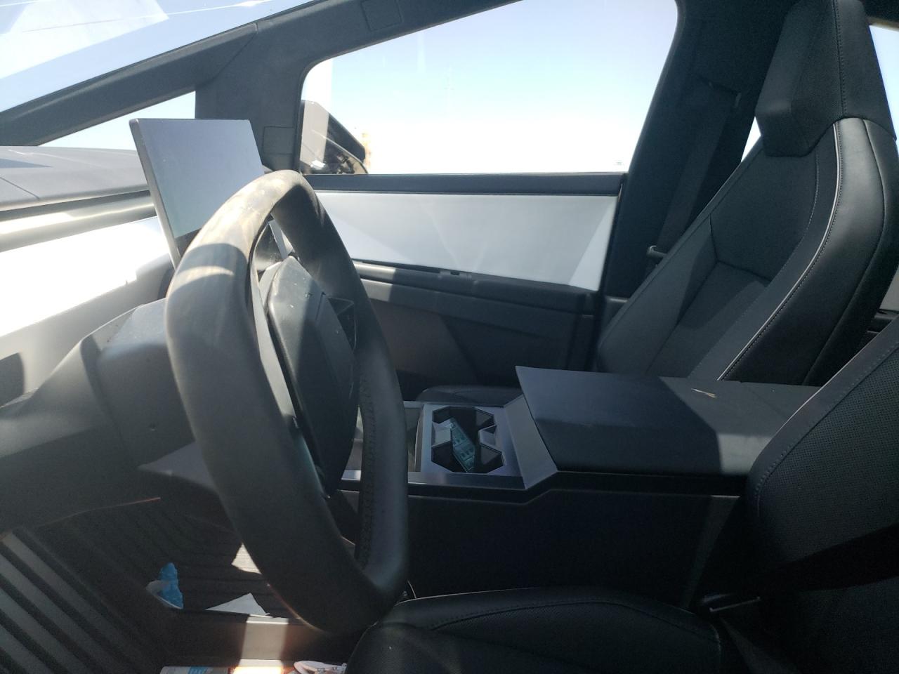 2024 Tesla Cybertruck Черный vin: 7G2CEHED9RA008292