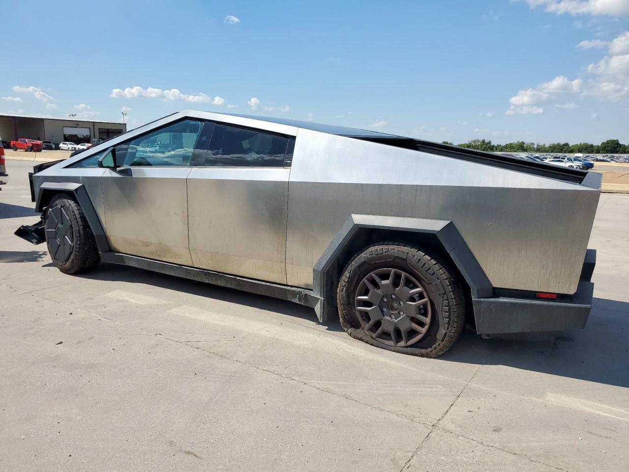2024 Tesla Cybertruck Silver vin: 7G2CEHED9RA026288