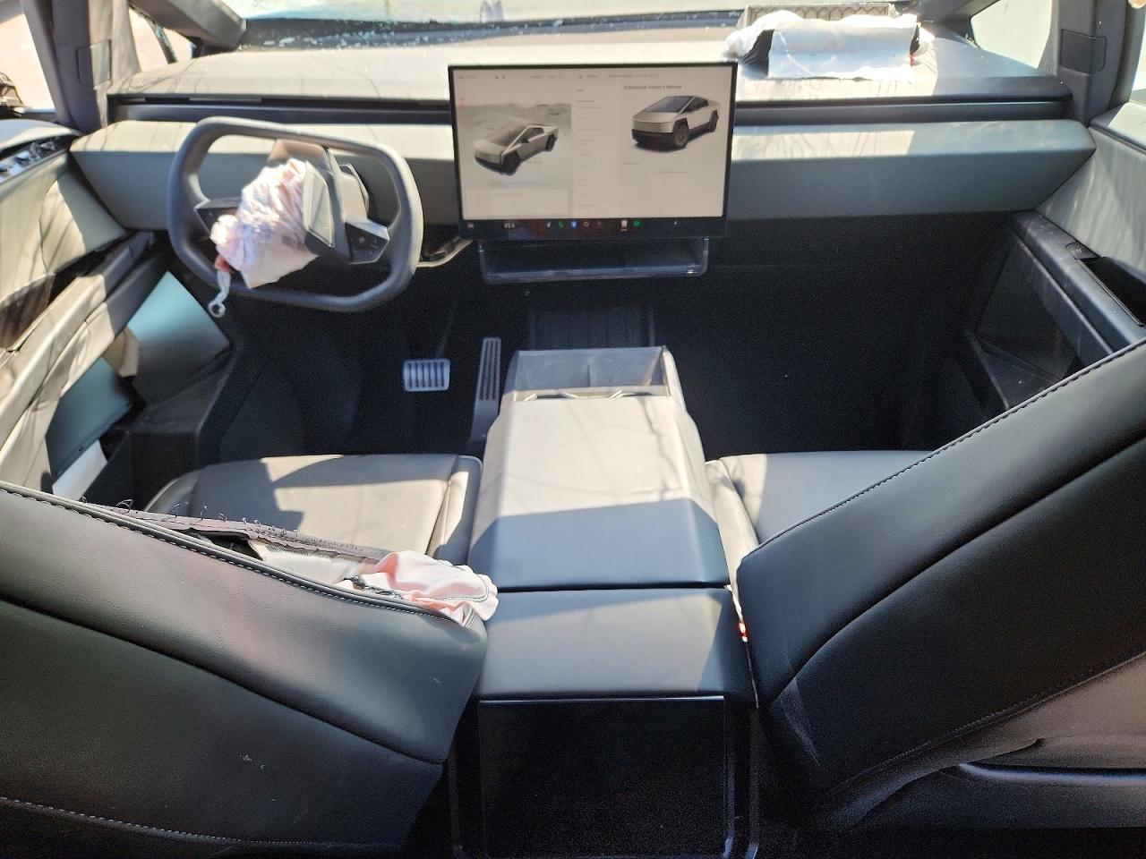 2025 Tesla Cybertruck Silver vin: 7G2CEHED9SA067915