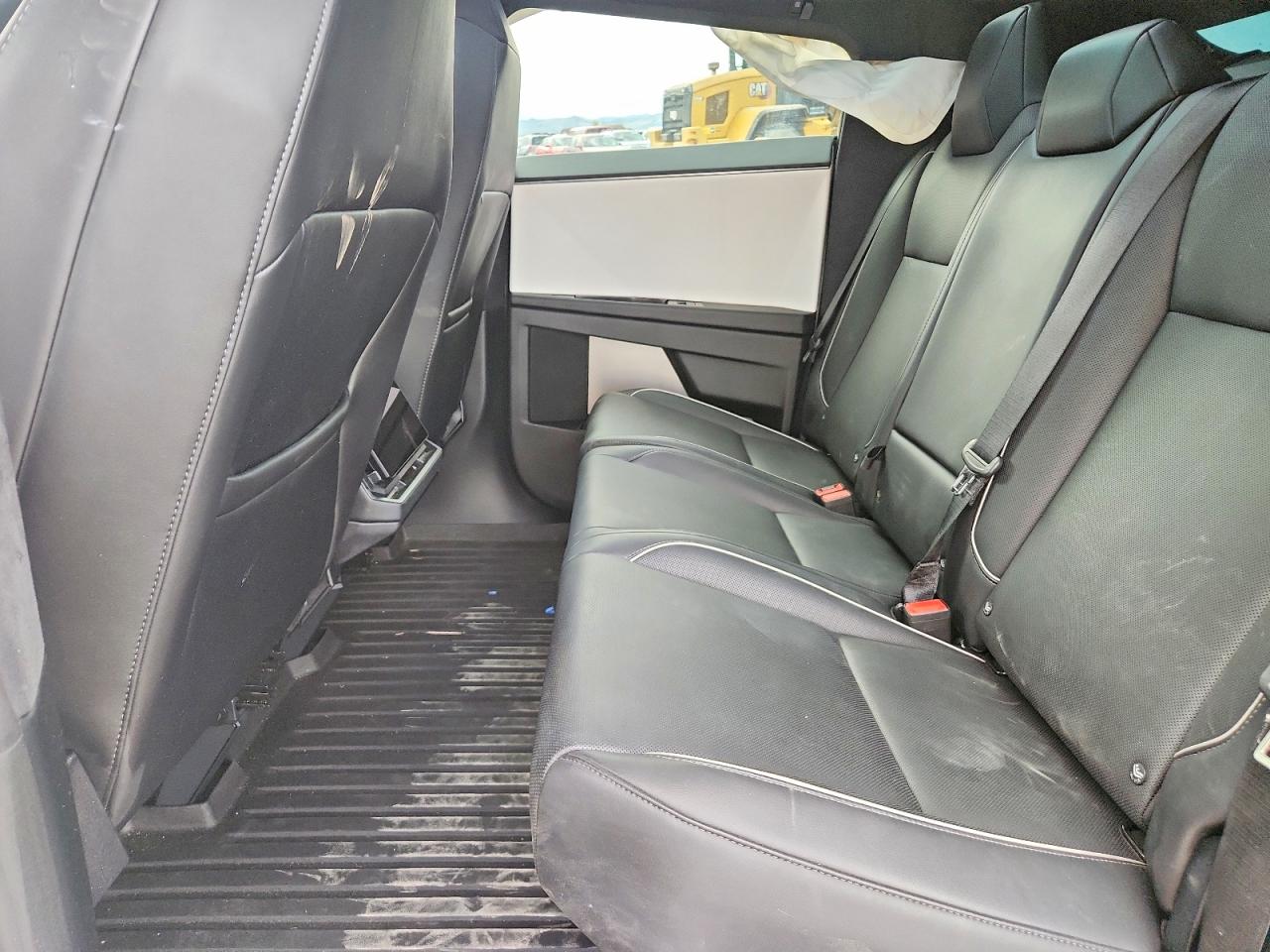 2024 Tesla Cybertruck Silver vin: 7G2CEHEE5RA031349