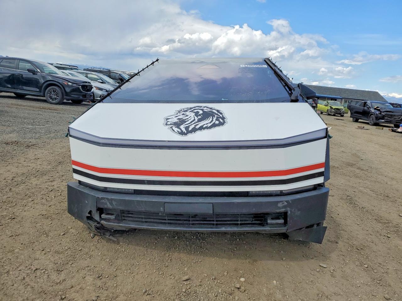 2024 Tesla Cybertruck Silver vin: 7G2CEHEE5RA031349
