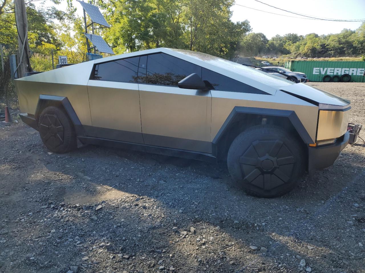 2024 Tesla Cybertruck Silver vin: 7G2CEHEE8RA017252