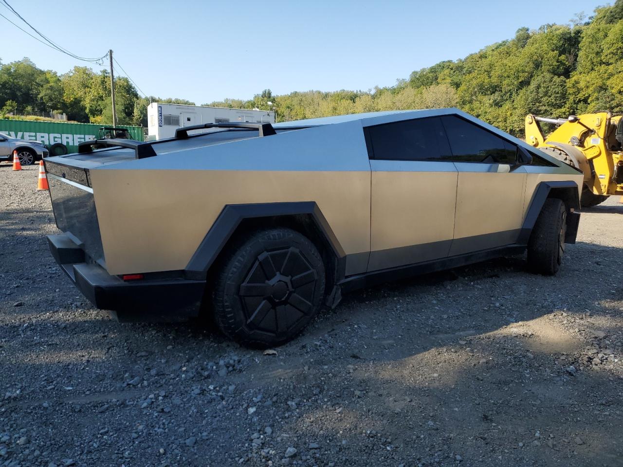 2024 Tesla Cybertruck Silver vin: 7G2CEHEE8RA017252