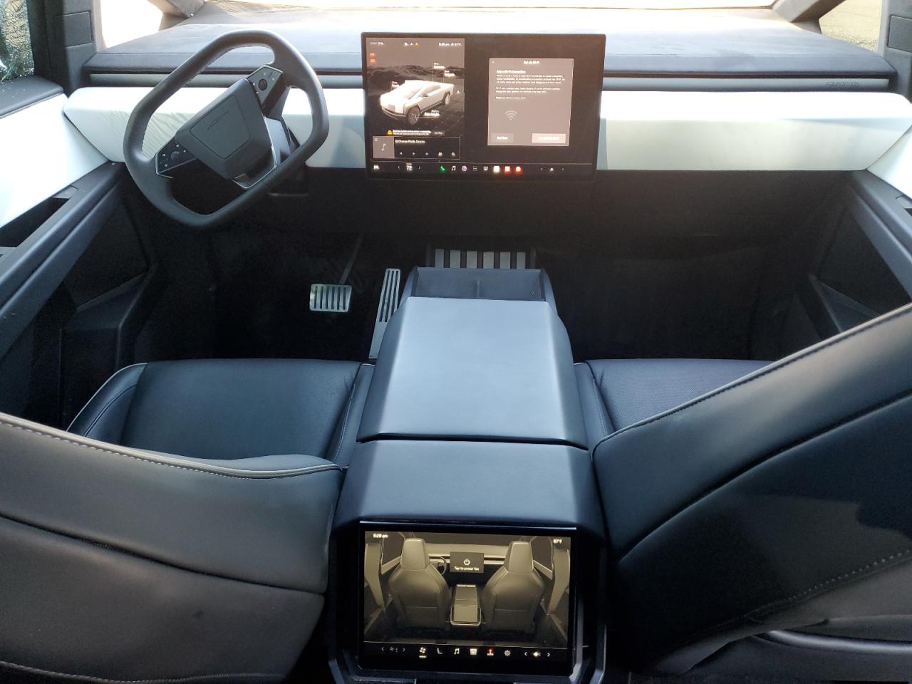 2024 Tesla Cybertruck Silver vin: 7G2CEHEE8RA017252