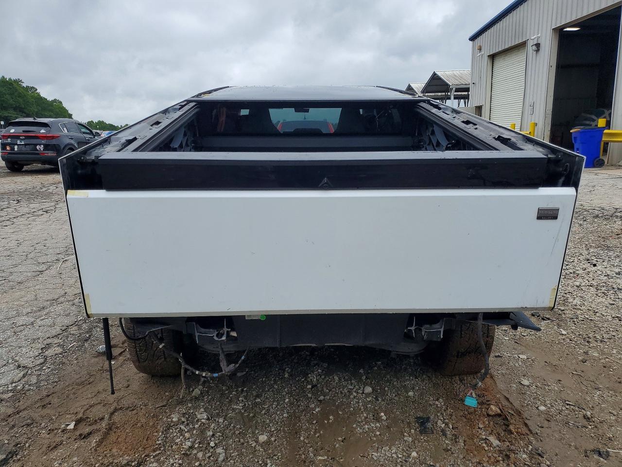 2024 Tesla Cybertruck White vin: 7G2CEHEE8RA044371