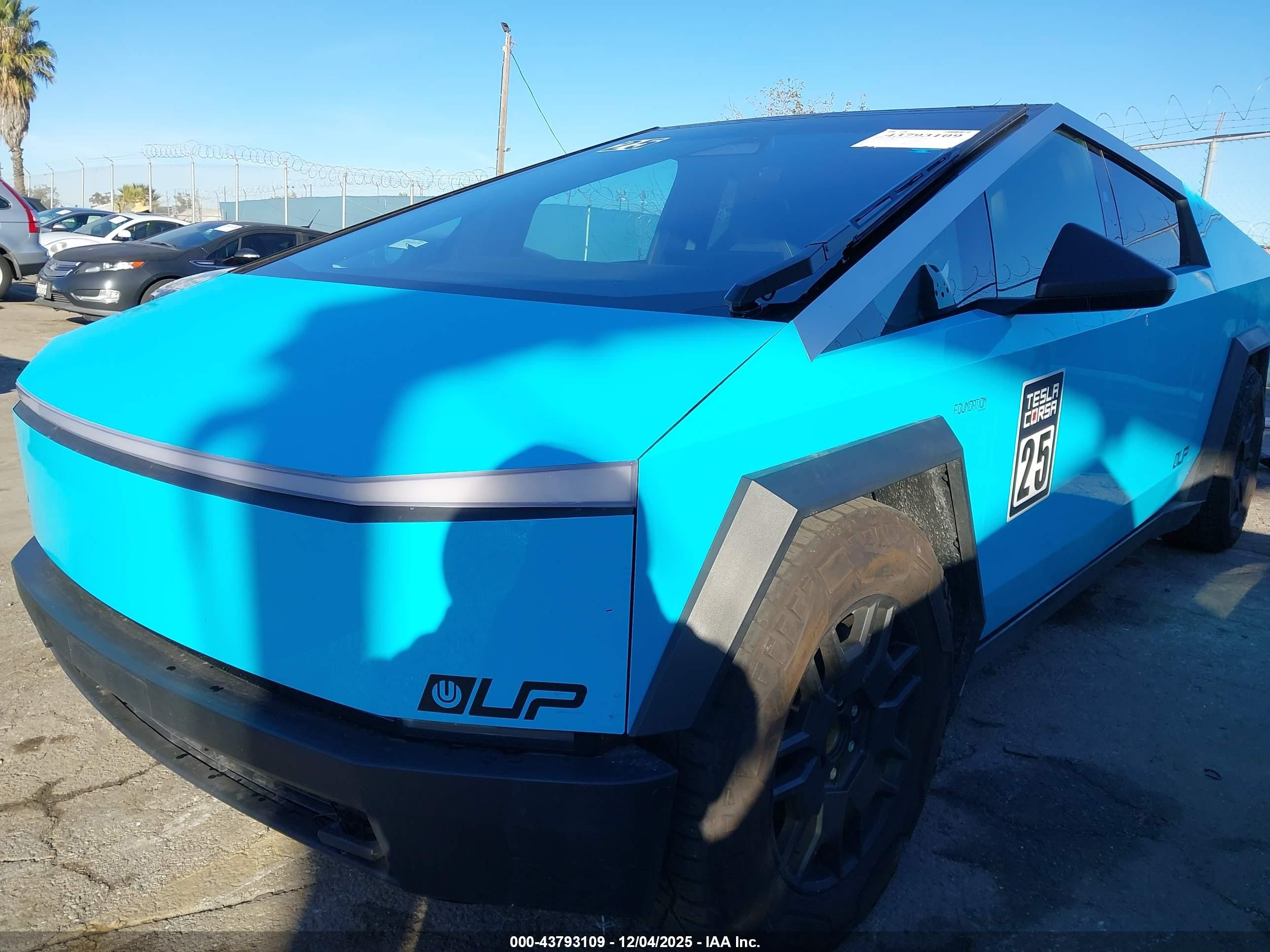 2024 Tesla Cybertruck Light Blue vin: 7G2CEHEE9RA000363