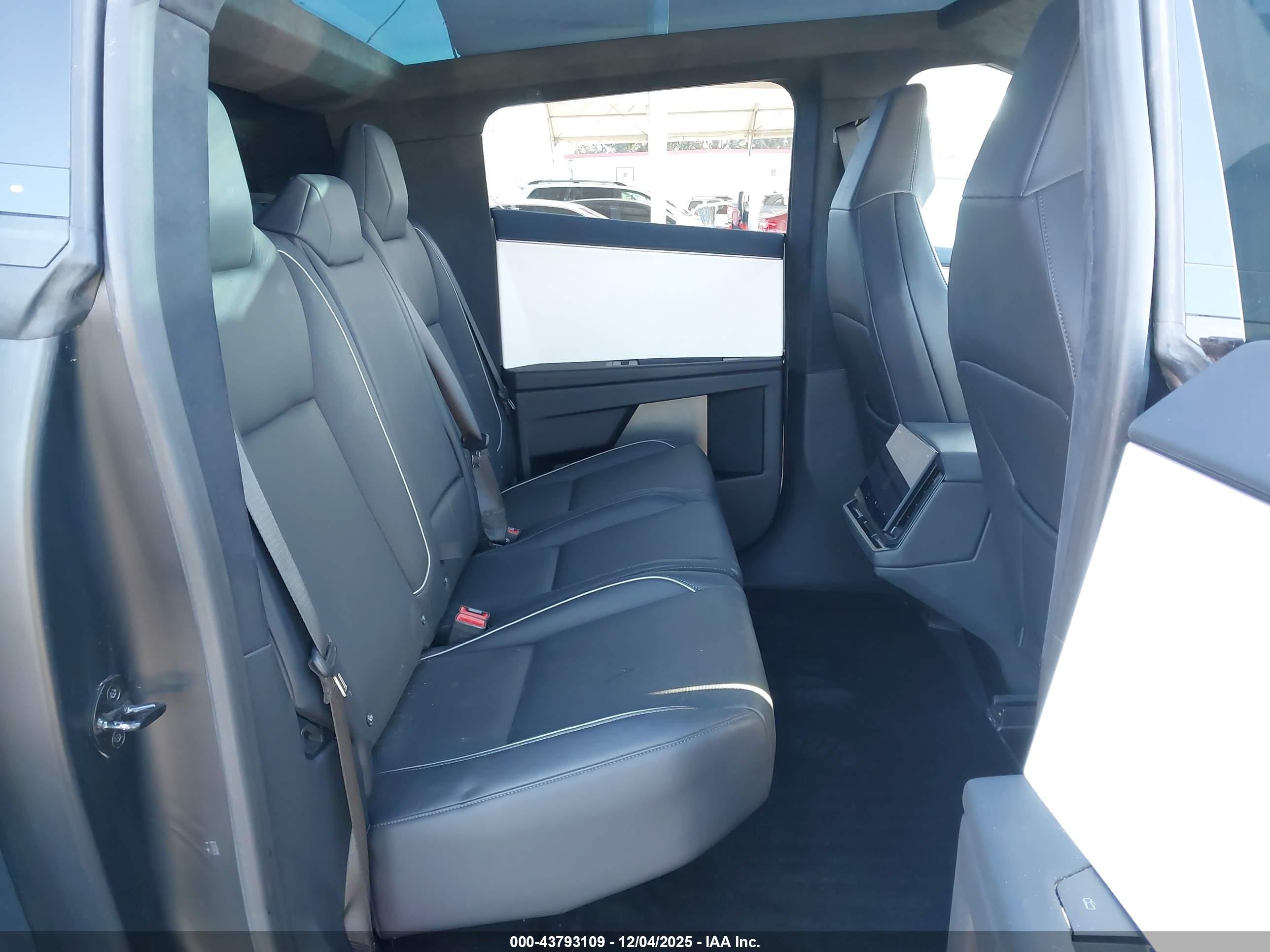 2024 Tesla Cybertruck Light Blue vin: 7G2CEHEE9RA000363