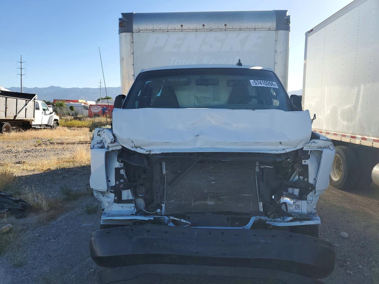 2022 Gmc Savana Box Truck White vin: 7GZ37TC70NN009538