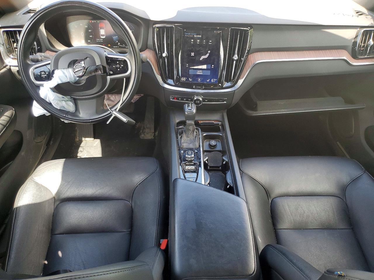 2020 Volvo S60 T6 Momentum Black vin: 7JRA22TKXLG066480