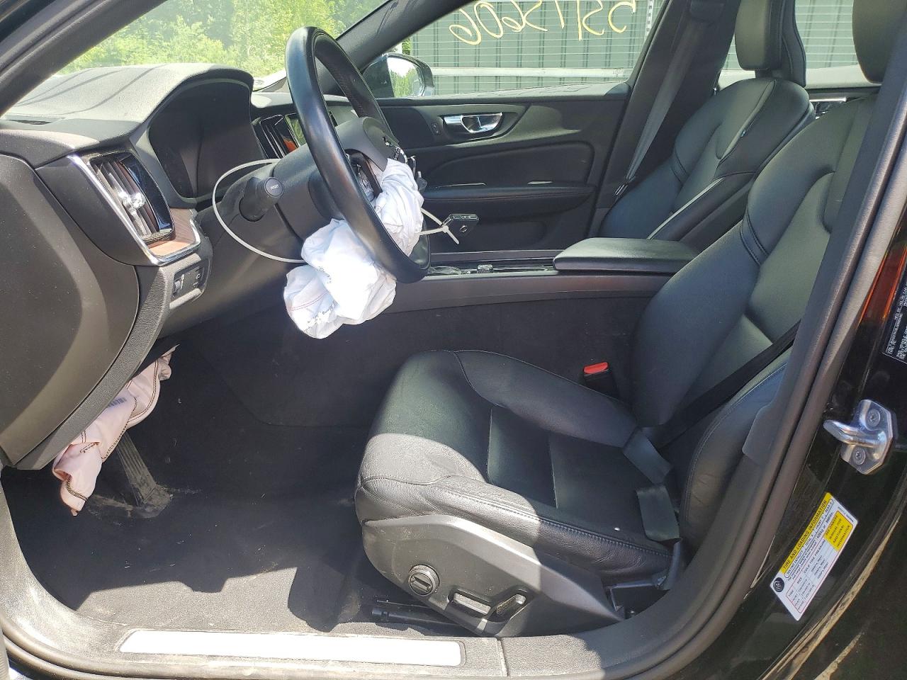 2020 Volvo S60 T6 Momentum Black vin: 7JRA22TKXLG066480
