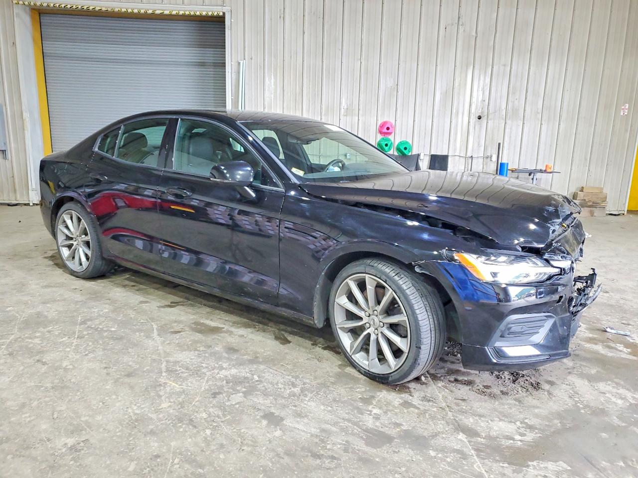 2020 Volvo S60 T6 Momentum Black vin: 7JRA22TKXLG066480
