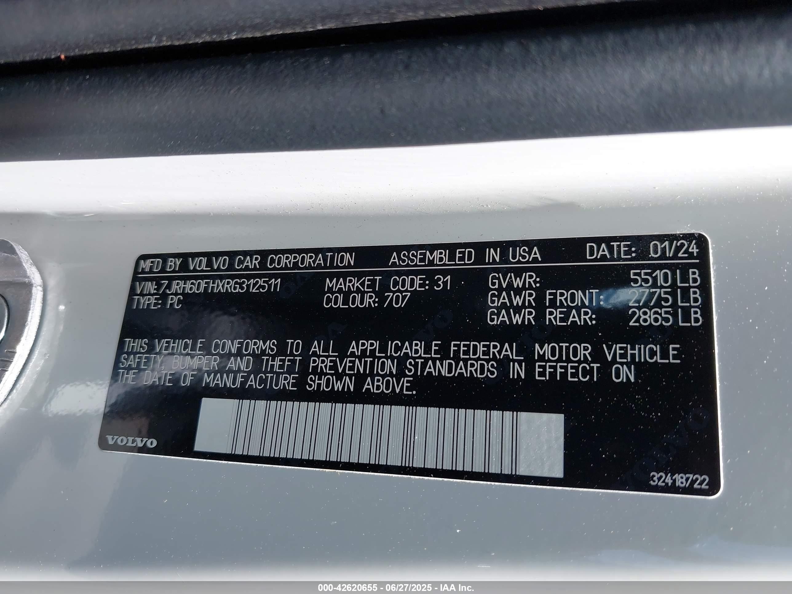 2024 Volvo S60 Recharge Plug-in Hybrid T8 Plus Black Edition White vin: 7JRH60FHXRG312511