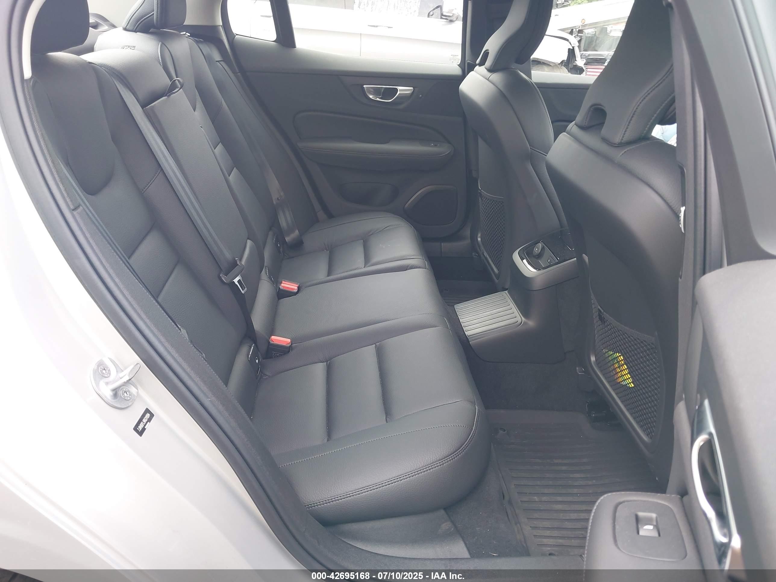 2024 Volvo S60 Recharge Plug-in Hybrid T8 Plus Dark Theme Gray vin: 7JRH60FL9RG311094