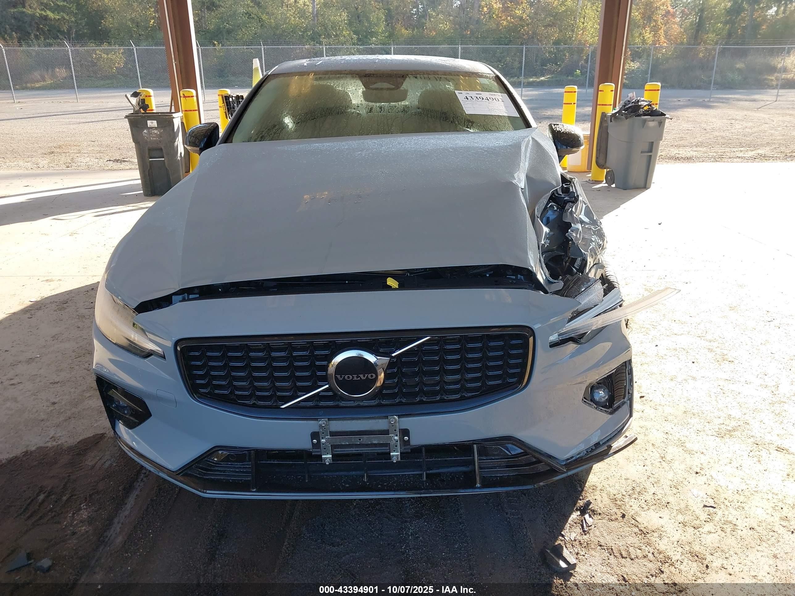 2024 Volvo S60 B5 Core Dark Theme Gray vin: 7JRL12FK2RG318951