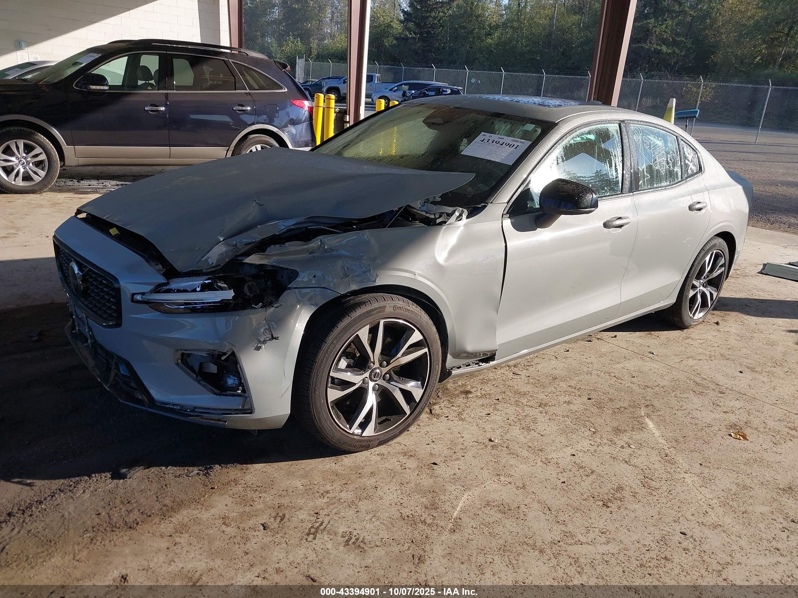 2024 Volvo S60 B5 Core Dark Theme Gray vin: 7JRL12FK2RG318951