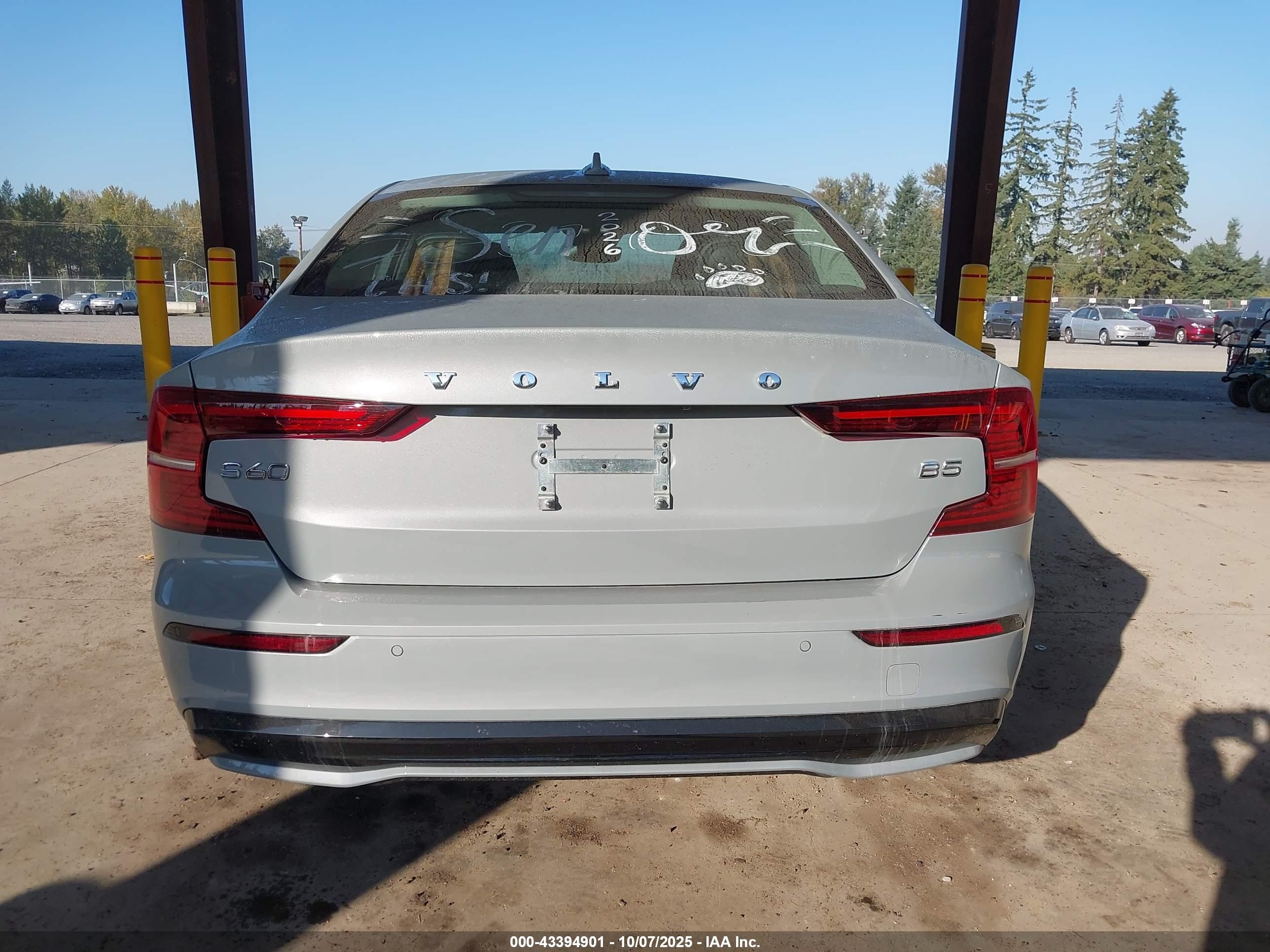 2024 Volvo S60 B5 Core Dark Theme Gray vin: 7JRL12FK2RG318951
