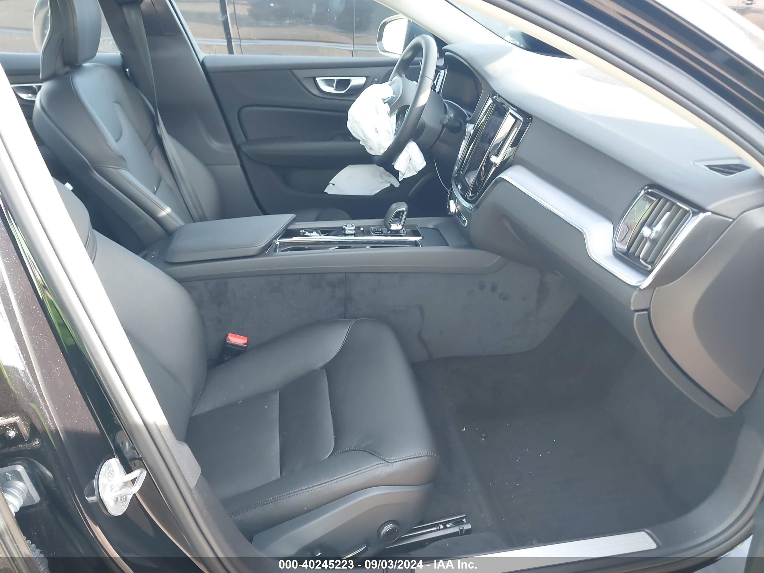 2024 Volvo S60 B5 Core Dark Theme Черный vin: 7JRL12TK1RG310019