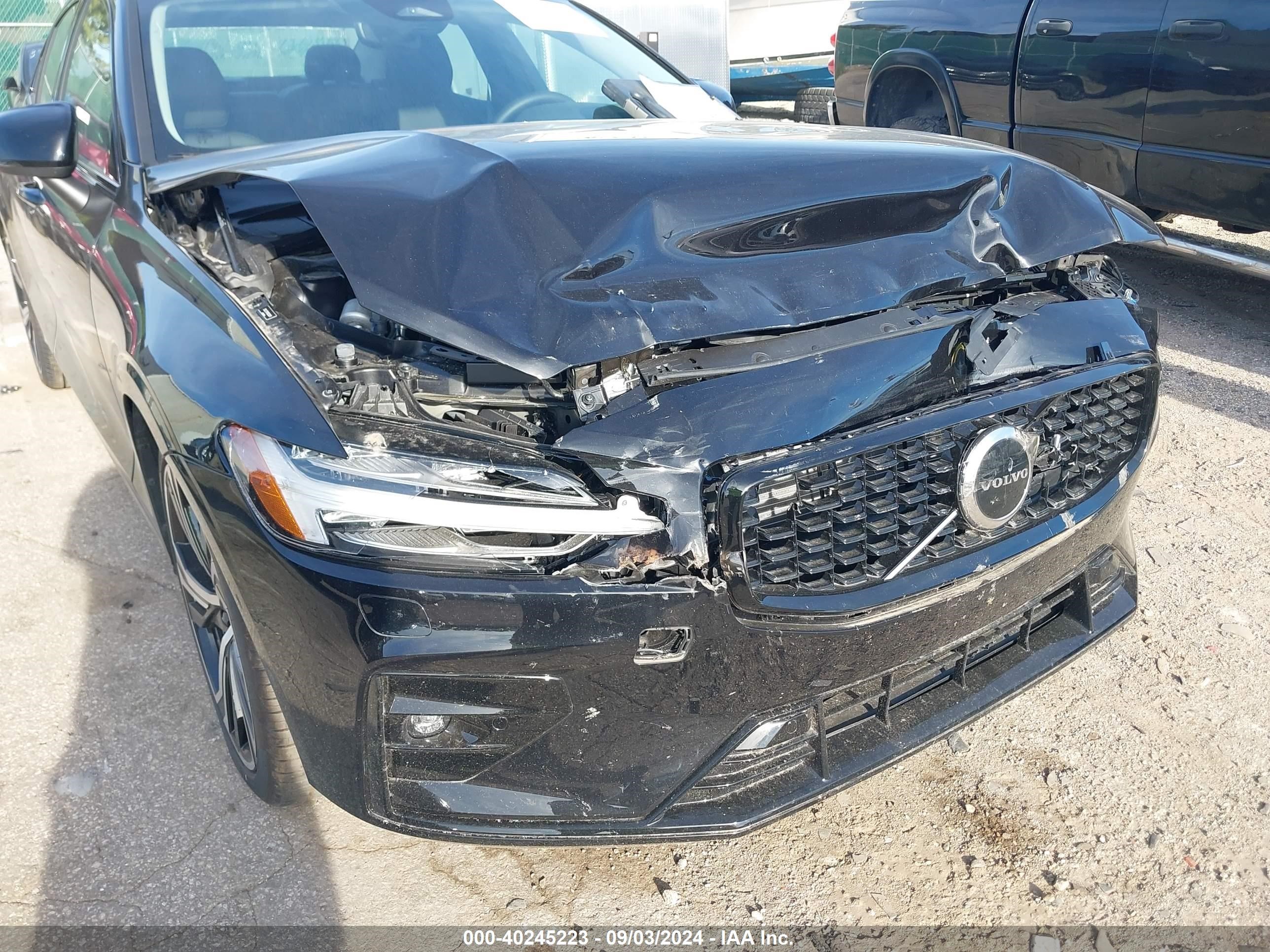 2024 Volvo S60 B5 Core Dark Theme Черный vin: 7JRL12TK1RG310019