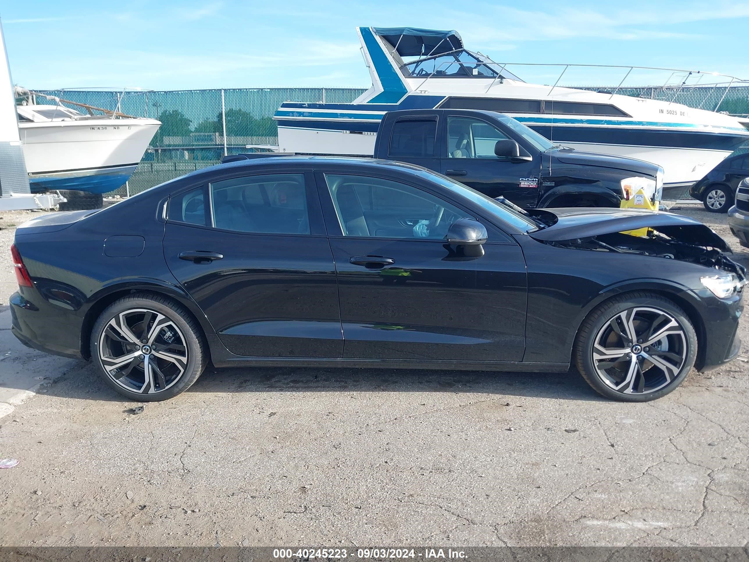 2024 Volvo S60 B5 Core Dark Theme Черный vin: 7JRL12TK1RG310019