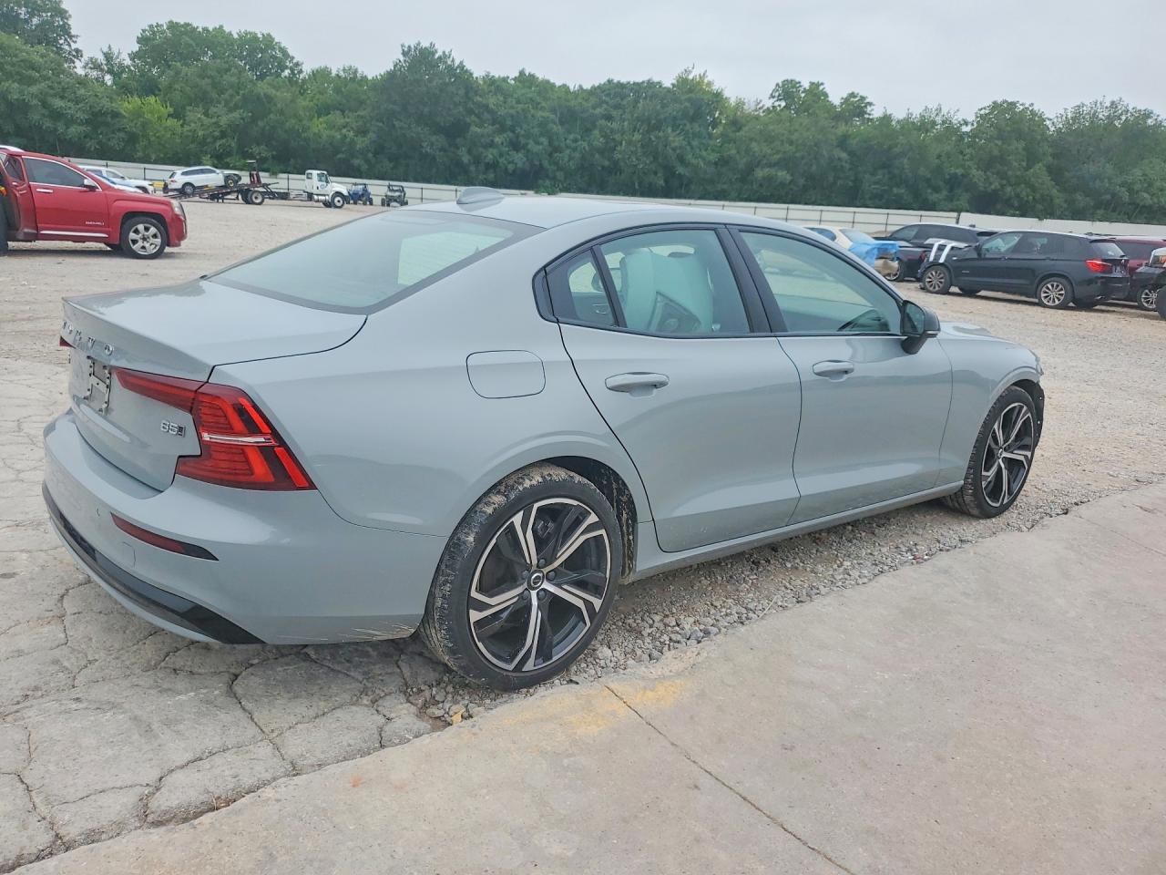 2024 Volvo S60 Core Silver vin: 7JRL12TK5RG297307
