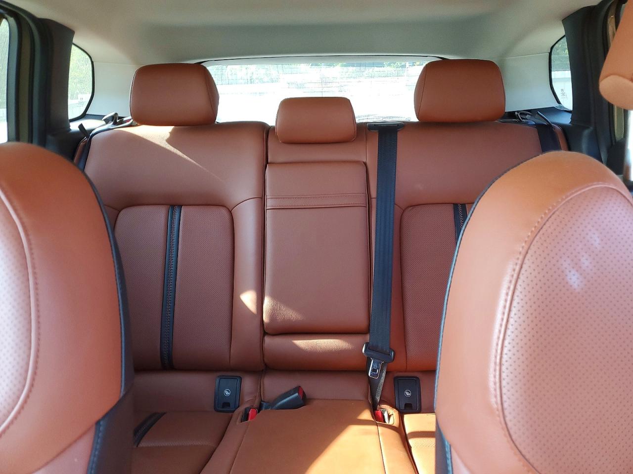 2023 Mazda Cx-50 Base Tan vin: 7MMVABXY5PN137913