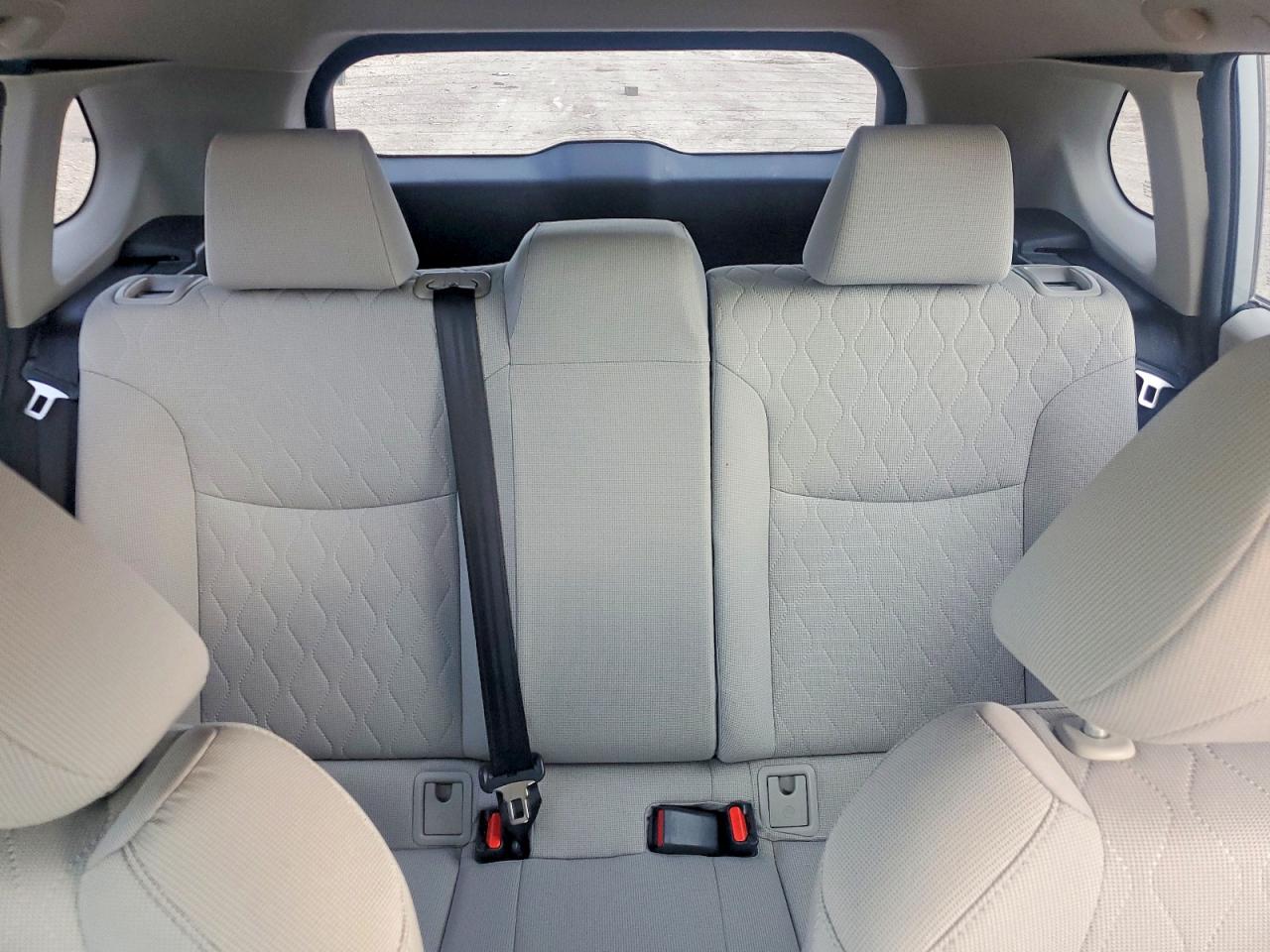 2023 Toyota Corolla Cross L Silver vin: 7MUAAAAG3PV050133