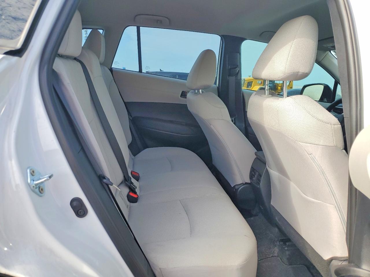 2024 Toyota Corolla Cross L White vin: 7MUAAAAGXRV085528