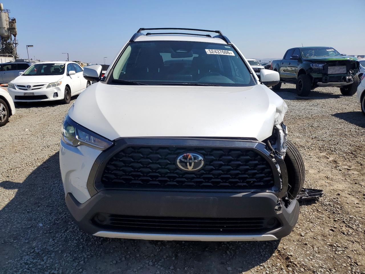 2024 Toyota Corolla Cross Le White vin: 7MUBAAAG5RV115250