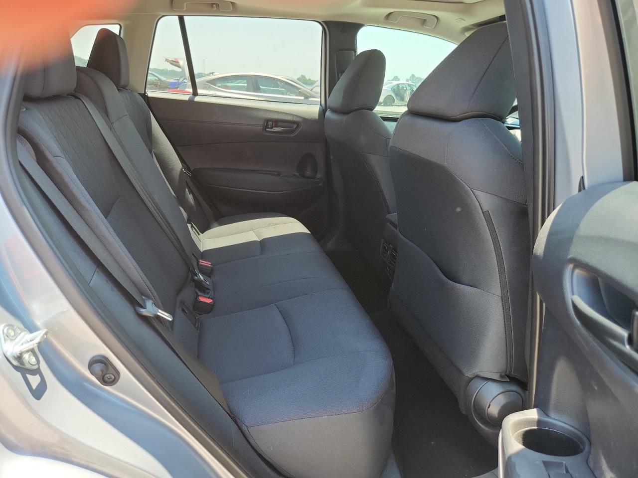 2024 Toyota Corolla Cross Le Silver vin: 7MUBAAAG9RV094063