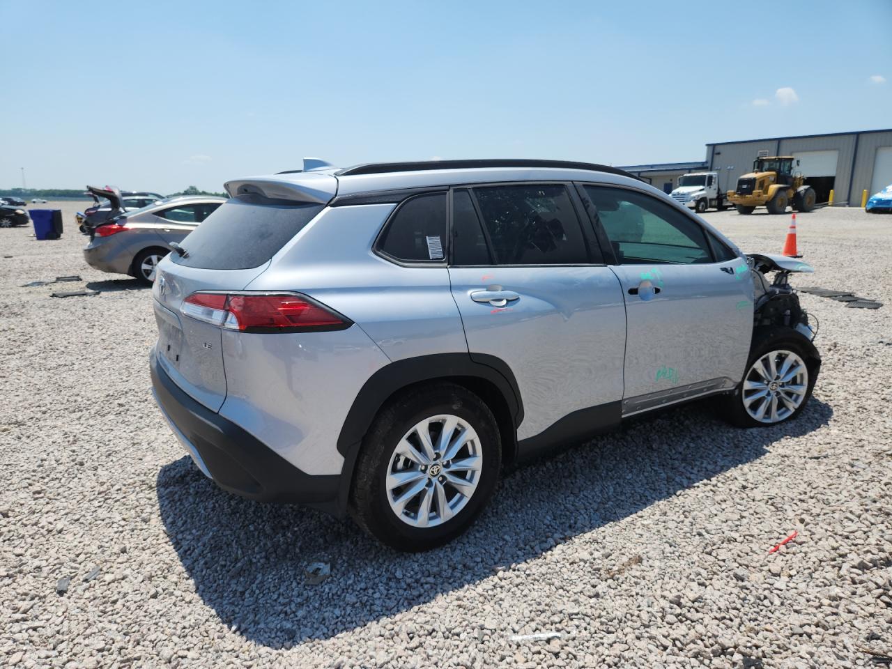 2024 Toyota Corolla Cross Le Silver vin: 7MUBAAAG9RV094063