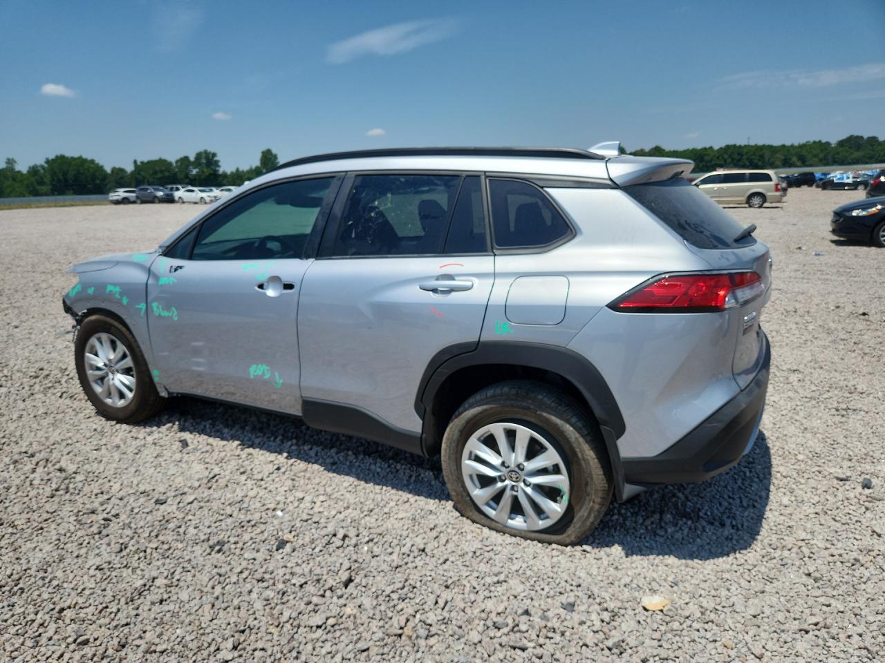 2024 Toyota Corolla Cross Le Silver vin: 7MUBAAAG9RV094063