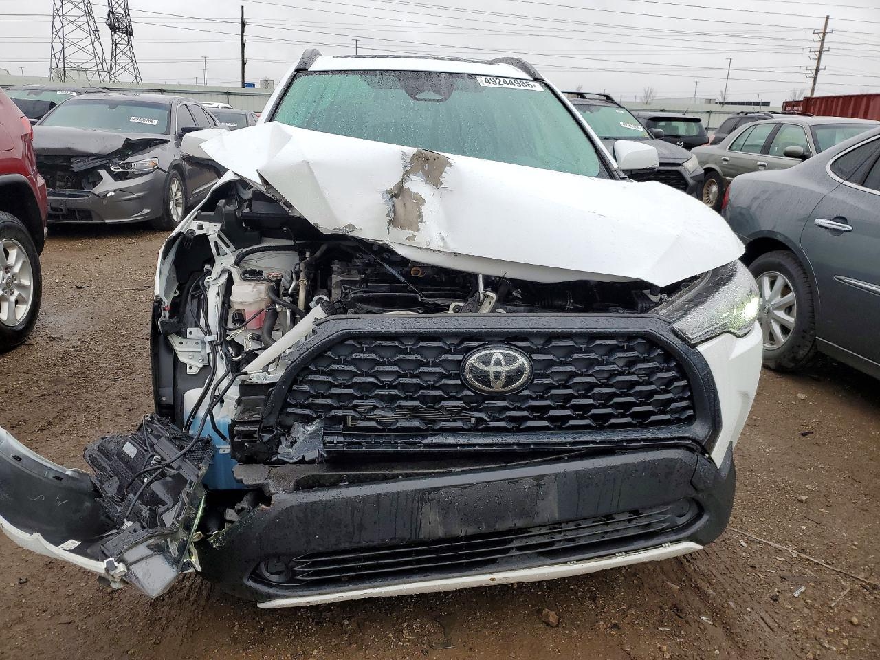 2023 Toyota Corolla Cross Le White vin: 7MUBAABG6PV047696