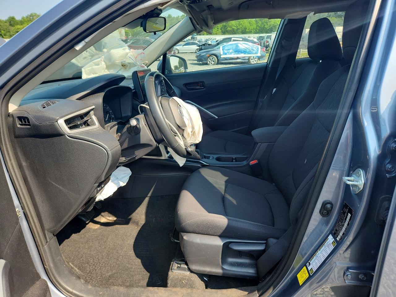 2024 Toyota Corolla Cross Le Blue vin: 7MUBAABG9RV113497