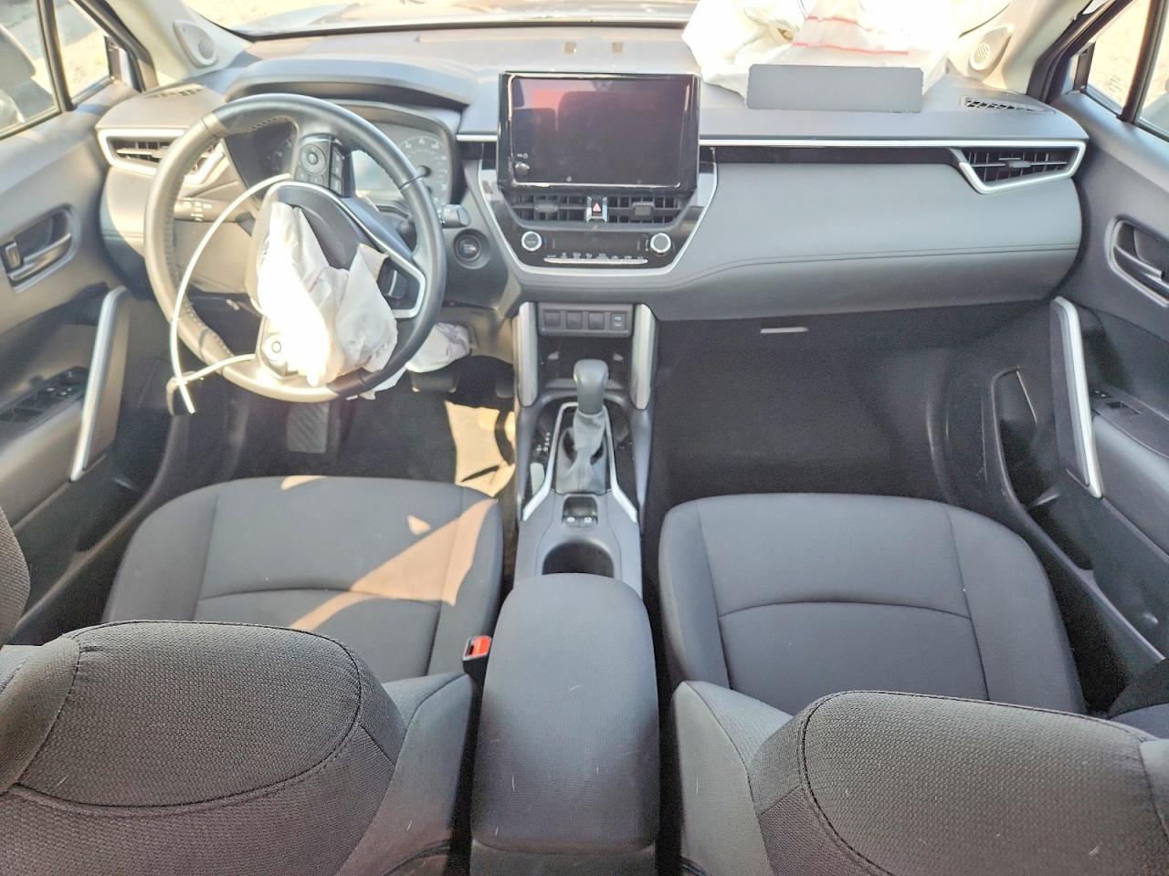 2024 Toyota Corolla Cross Le Blue vin: 7MUBAABG9RV113497