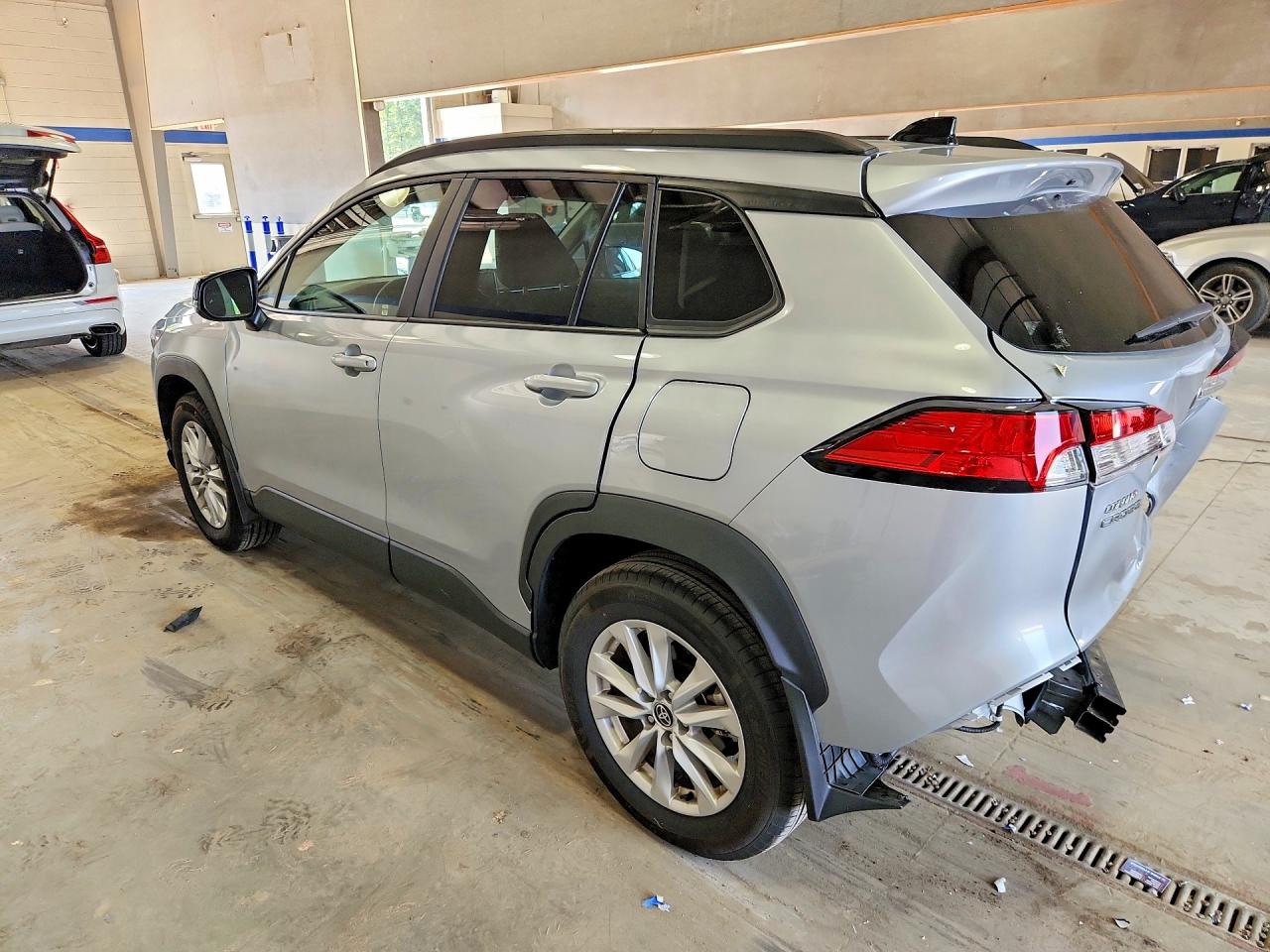 2025 Toyota Corolla Cross Le Silver vin: 7MUBAABG9SV134873