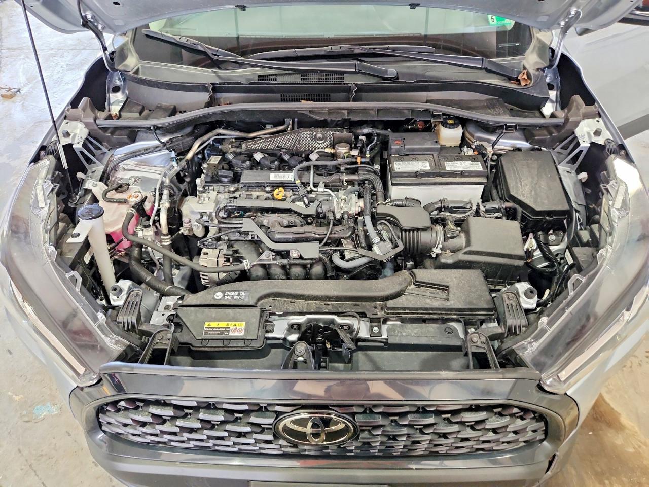 2025 Toyota Corolla Cross Le Silver vin: 7MUBAABG9SV134873