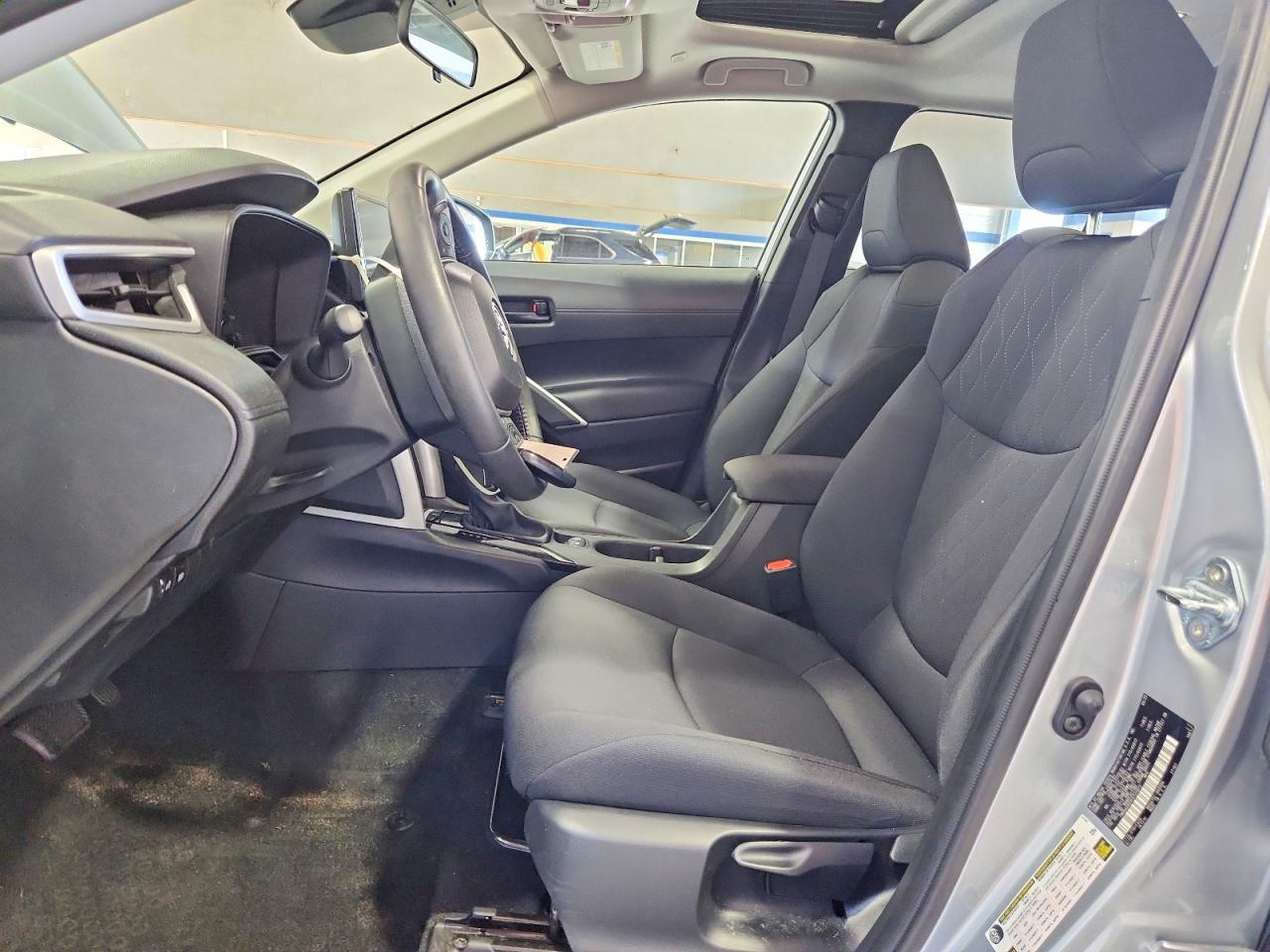 2025 Toyota Corolla Cross Le Silver vin: 7MUBAABG9SV134873
