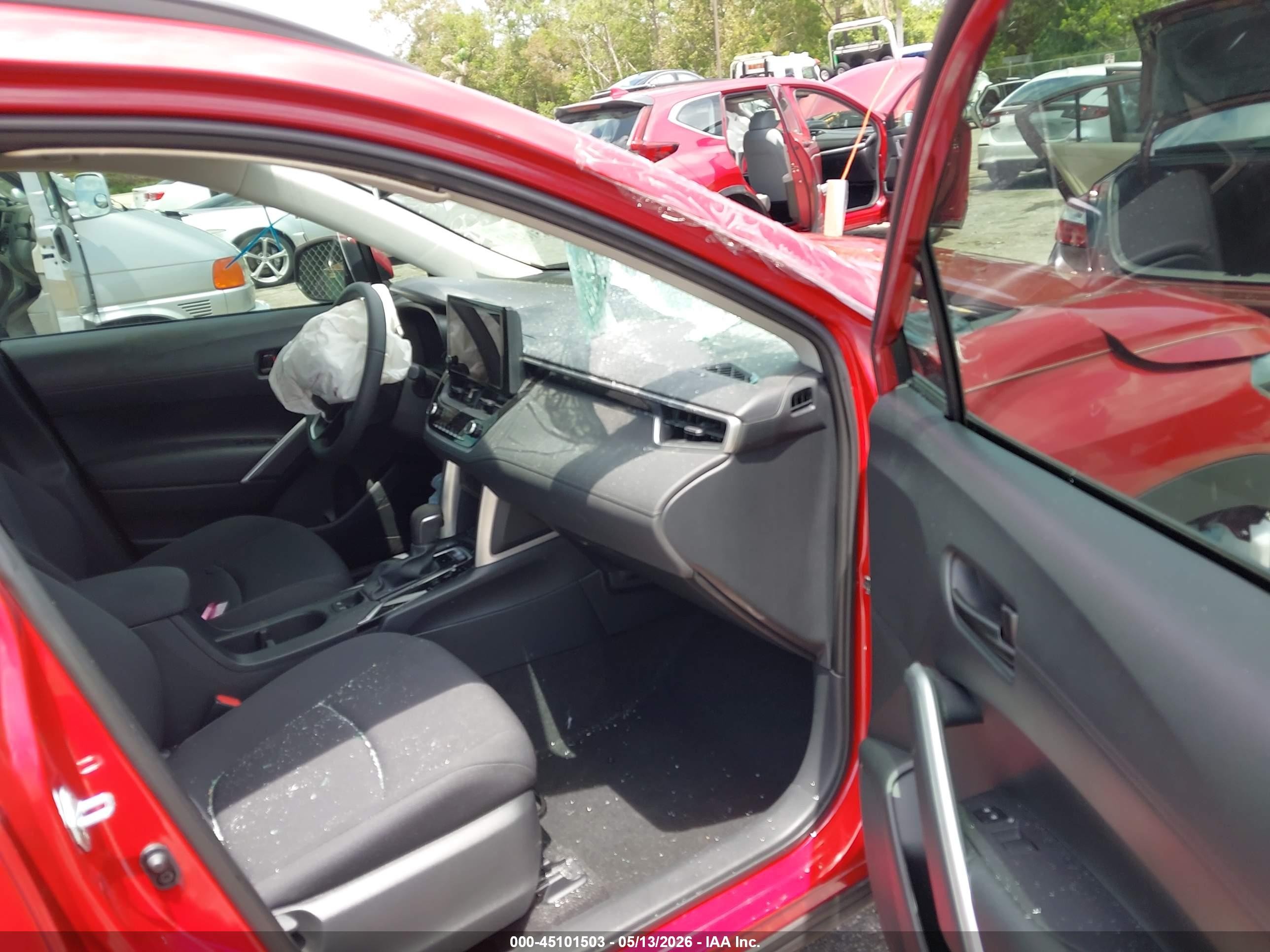2024 Toyota Corolla Cross Le Red vin: 7MUCAAAG1RV079156