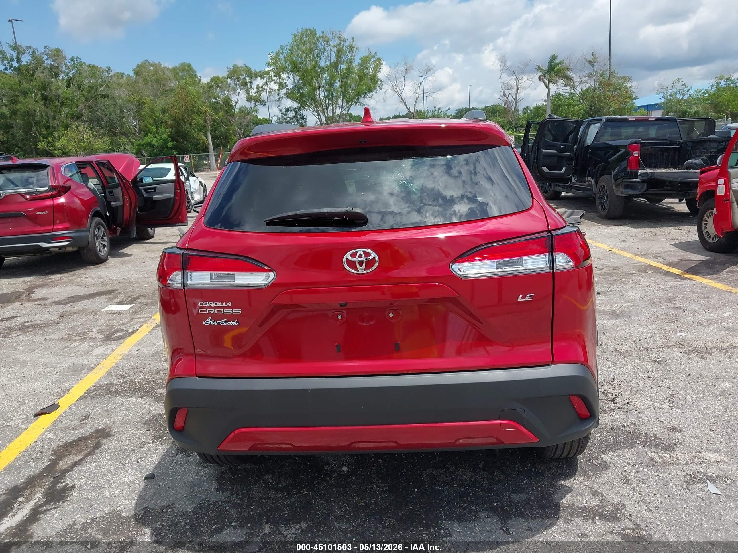 2024 Toyota Corolla Cross Le Red vin: 7MUCAAAG1RV079156