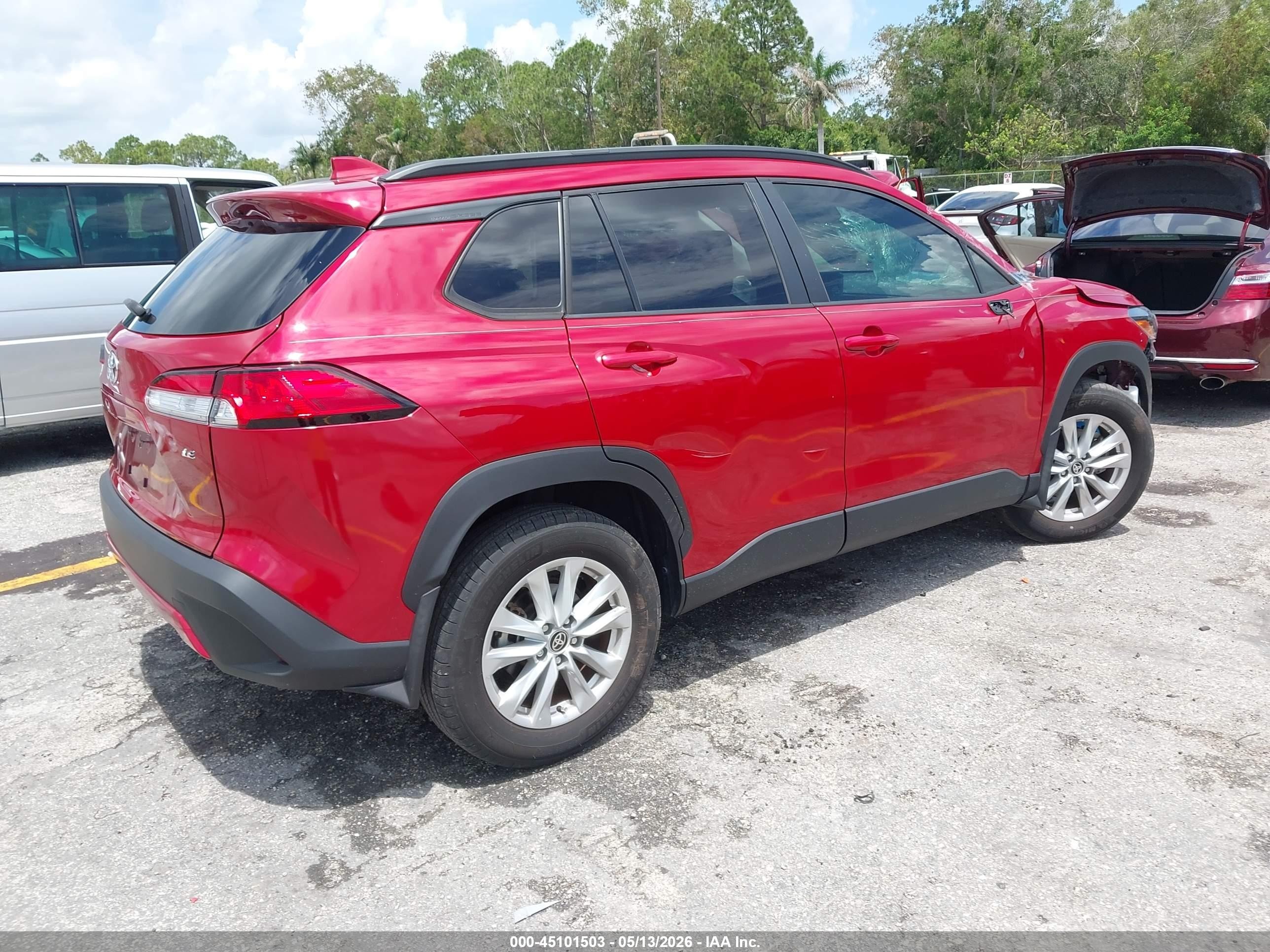 2024 Toyota Corolla Cross Le Red vin: 7MUCAAAG1RV079156