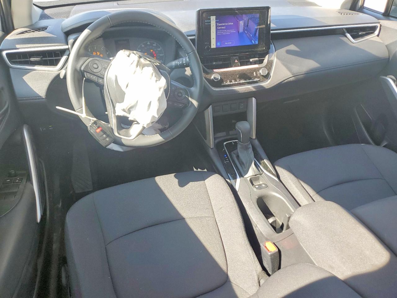 2025 Toyota Corolla Cross Le Серебряный vin: 7MUCAAAG3SV119467